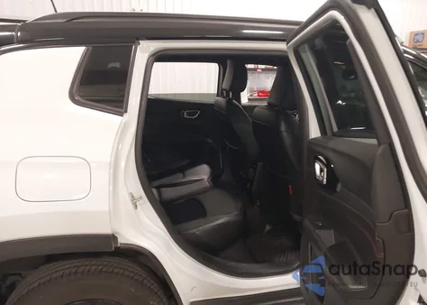 2024 Jeep Compass Trailhawk 4X4 from USA, damaged, VIN 3C4NJDDN7RT610090